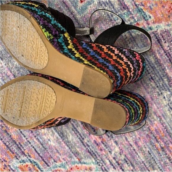 Rampage Size 8.5 Rainbow Knit Strappy Wedge Sandals Black Boho Festival Hippie - Picture 12 of 12